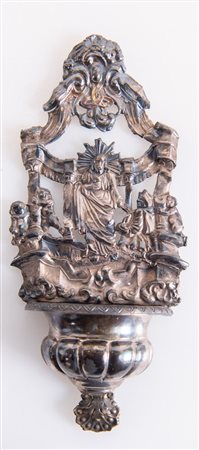 Acquasantiera in argento 800. Al retro reca punzoni in uso dal 1812 al 1872...