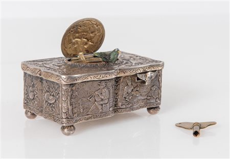 Carillon in argento 800. Scatola musicale con meccanismo da revisionare e con...