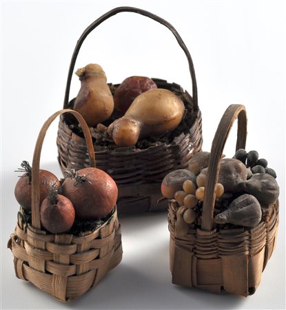 Cestini con frutta e verdura