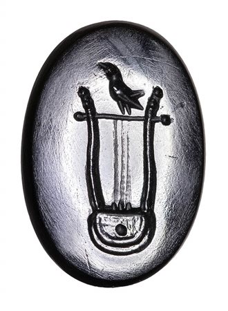 An italic onyx intaglio. Lyra.<br><br>2nd century B.C.