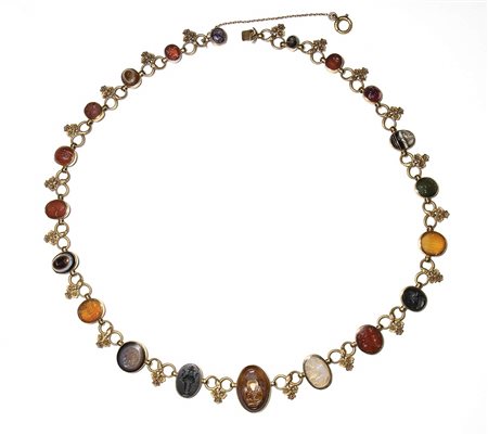 A revival gold necklace in the style of Louis Wiese set with 20 roman intaglios and cameos. Late 19 th century - early 20th century intaglios & cameos : 1st - 3rd century A.D. 