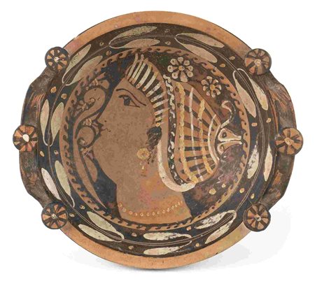 LUCANIAN RED-FIGURE PHIALE Second half of 4th century BC diam. cm 16; height...