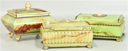 LOTTO DI TRE SCATOLE IN LATTA effetto marmo, finemente decorate cm 10x11...