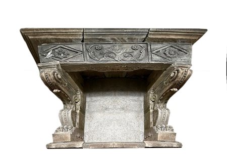 Camino in pietra bianca di Noto, 19°  secolo