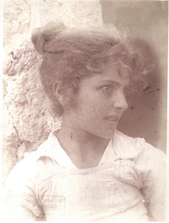 Wilhelm Von Gloeden (Wismar   1856-Taormina  1931)  - Volto di giovane donna