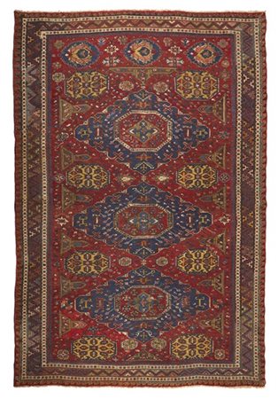 Tappeto Sumak, Caucaso, fine secolo XIX. Decoro con tre medaglioni romboidali a