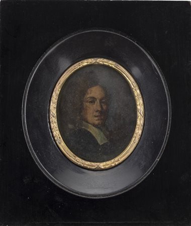 Scuola del secolo XVIII "Ritratto di gentiluomo" miniatura ovale su rame (cm 6x