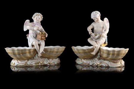 Manifattura di Meissen. Coppia di saliere in porcellana a forma di conchiglia d