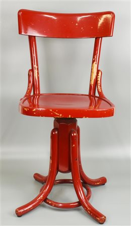 SEDIA GIREVOLE in legno curvato a fuoco h 83 cm Italia, anni '50 Lievi difetti