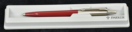 PENNA A SFERA PARKER penna a sfera Parker in lacca rossa e acciaio satinato,...