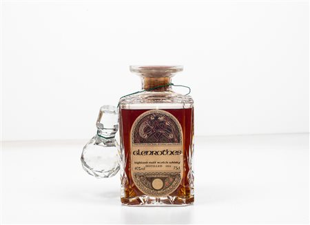 Glenrothes, Gordon & Macphail, Highland Malt Scotch Whisky 27 years old Decanter