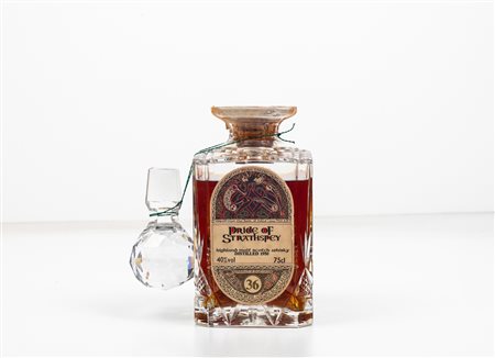 Pride of Strathispey, Gordon & Macphail, Highland Malt Scotch Whisky 36 years old Decanter