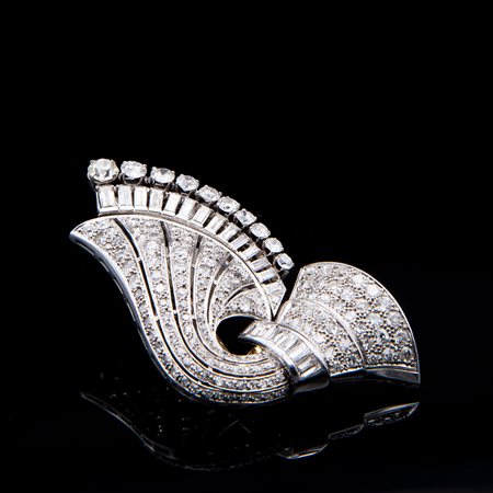 Spilla cornucopia in oro bianco e diamanti