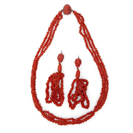 Antica parure inglese del XVIII secolo in oro e corallo 