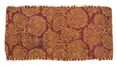 FRAMMENTO DI MANIFATTURA ITALIANA  XVII secolo 