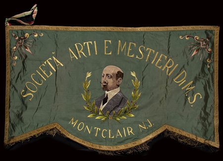 Società Arti e Mestieri di Mutuo Soccorso Drappo ricamato SOMS Gabriele D'Annunzio (Pescara, 12 marzo 1863 – Gardone Riviera, 1º marzo 1938)
