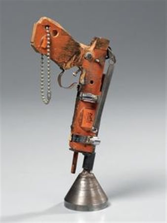 Tom Sachs New York 1966 Hermes 9mm, 1996 Assemblaggio, cm. 28 h. Titolo, data...