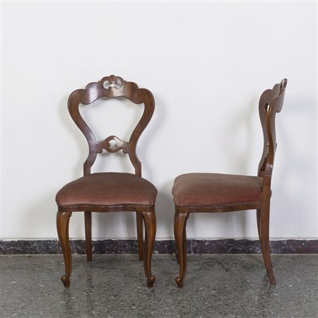 Coppia di sedie in noce in stile Biedermeier