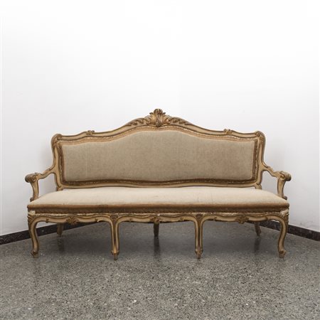 Divano in legno laccato e dorato