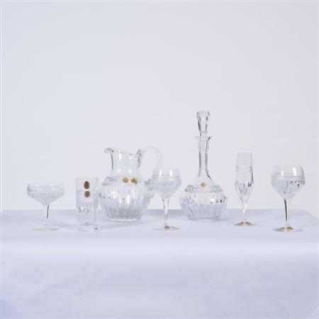 Lotto di sessantaquattro pezzi in cristallo