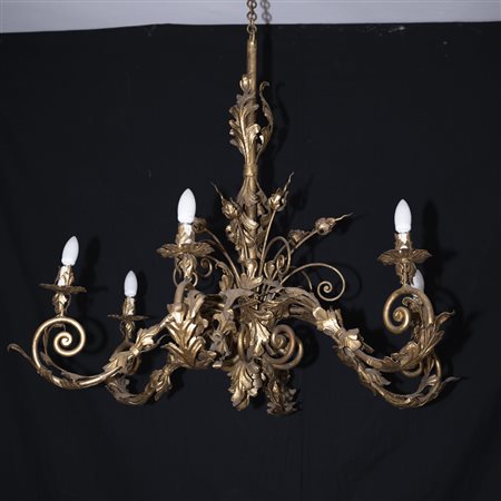 Lampadario a sei luci in ferro battuto dorato