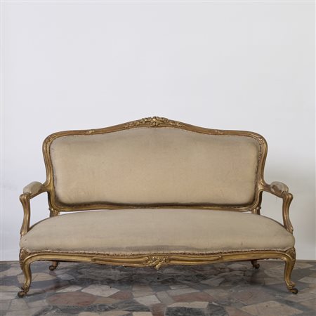 Divano a tre posti in legno dorato