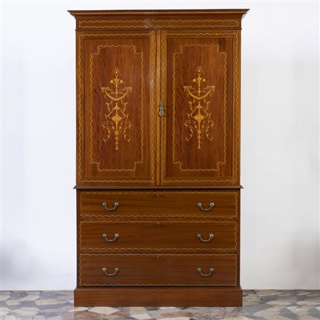 Mobile a due corpi in mogano finemente intarsiato