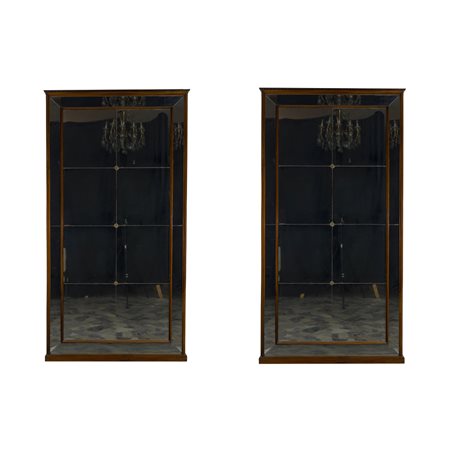 Coppia di specchiere in noce