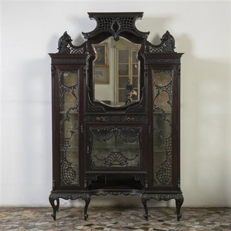 Vetrina in mogano in stile Chippendale