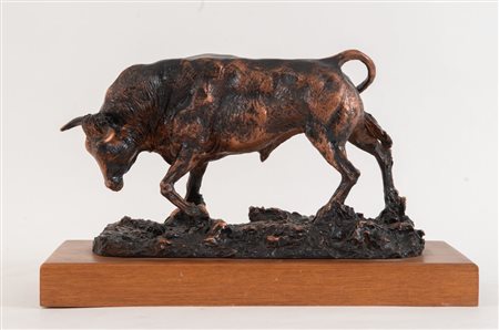 VALERIO CATTOLI (Bologna 1930) "Toro". Scultura in resina su basamento...