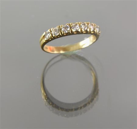 ANELLO IN ORO GIALLO CON FILA DIAMANTI in oro giallo 18kt, impreziosito da 7...