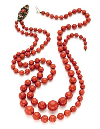 Collana a scalare a due fili in boules di corallo rosso da mm 6,5 a mm 18,80 ci