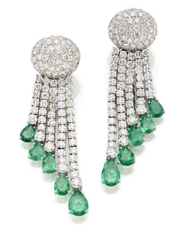 Orecchini pendenti a nappa in oro bianco con diamanti rotondi per complessivi c