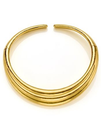 LALAOUNIS
Collier rigido in oro giallo 916/1000 sbalzato, g 138,68 circa, diam.
