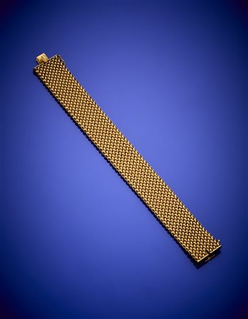 UNOAERRE
Bracciale a maglia intrecciata in oro giallo, g 40,84 circa, lungh. cm