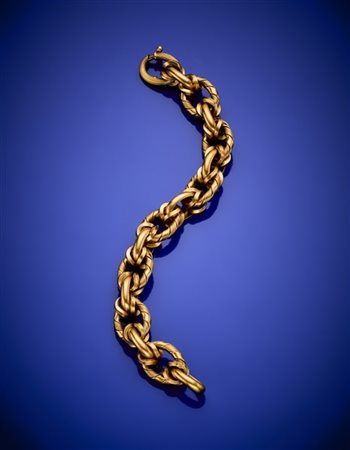 Bracciale in oro giallo a maglie inanellate, g 37,27 circa, lungh. cm 22,00 cir