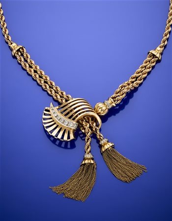 INDUSTRIA ARGENTINA
Collier in oro rosso finito da due nappe con diamanti, g 44