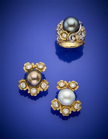 Demi-parure composta da orecchini di cm 2,7 circa e anello in oro giallo e bian