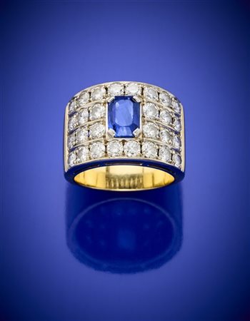 Anello in oro giallo e bianco con diamanti rotondi per complessivi ct. 2,90 cir