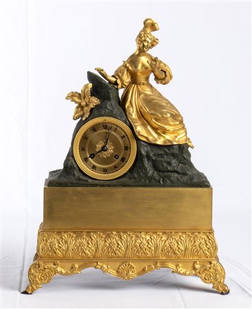 Pendola francese in bronzo dorato raffigurante dama - prima metà del XIX secolo