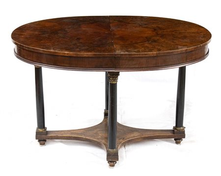 Tavolo italiano in noce - Lucca, XX secolo