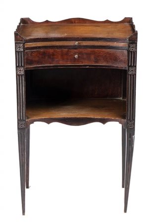 Comodino italiano in noce -  prima metà del XX secolo