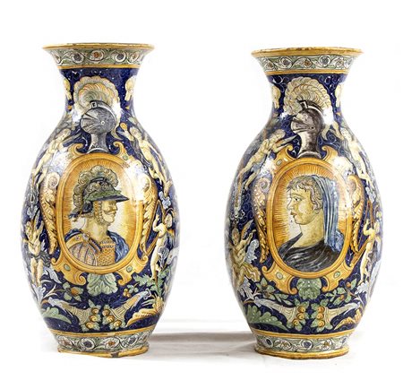Coppia di vasi italiani in maiolica - Area veneta, fine XVIII inizio XIX secolo