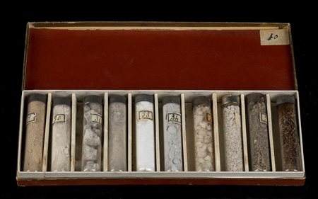 ASTUCCIO CON SEMI E TERRE