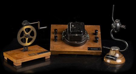 TRE STRUMENTI SCIENTIFICI