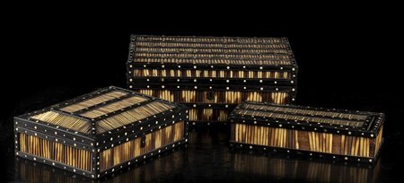 TRE SCATOLE CON ACULEI DI ISTRICE