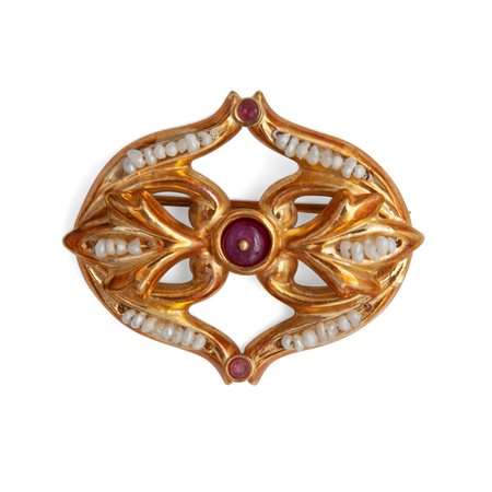 Spilla ovale in oro con microperle e rubini cabochon