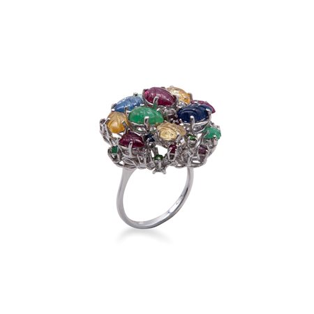 Anello in oro a fiore, brillanti e pietre preziose