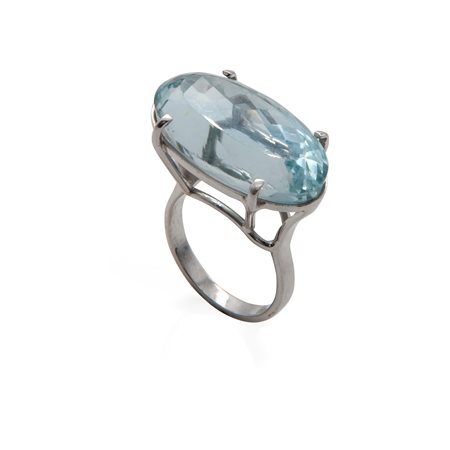 Anello in oro e acquamarina