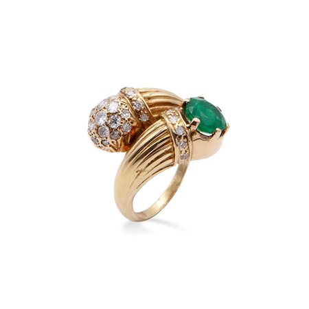 Anello in oro giallo brillanti e smeraldo